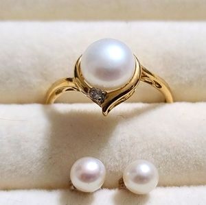 Pearl Ring sz 9 and Earrings